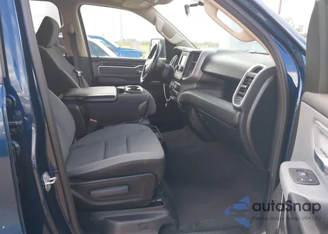 2020 Ram 1500 Big Horn 4X4 5'7 Box z USA, uszkodzony, nr VIN 1C6SRFFT1LN419816